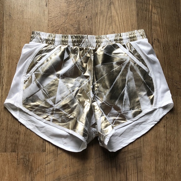 Under Armour Fly By shorts GOLD - Picture 3 of 3